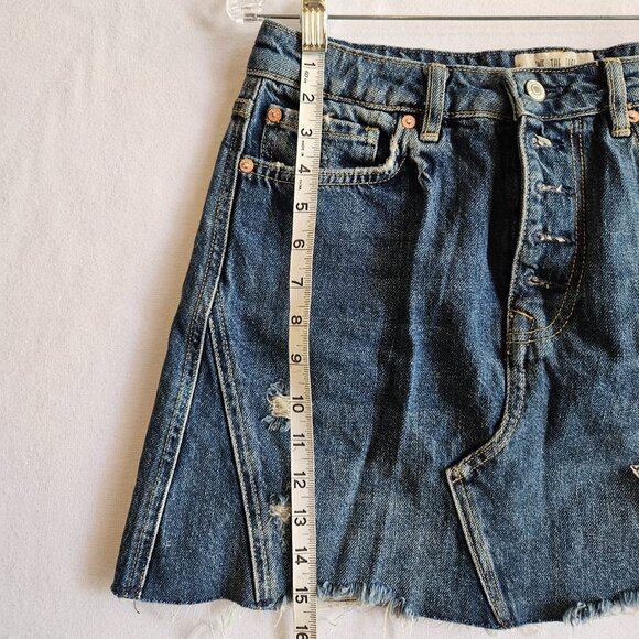 We The Free Denim Mini Skirt 15" Distressed Sz 29 Raw Hem Button Fly - Picture 4 of 7